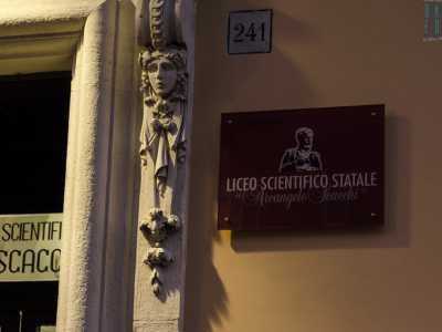 Il liceo scientifico Scacchi, fondato nel 1932